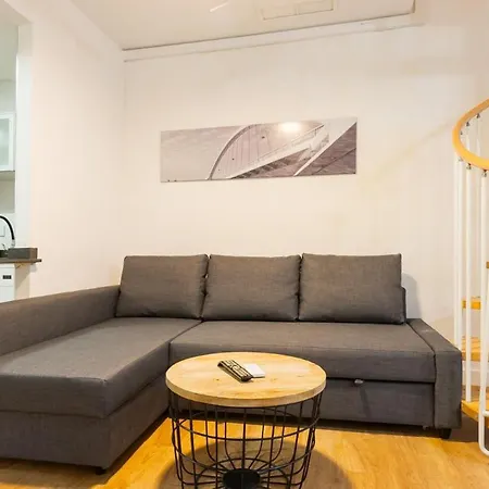 Cozy Duplex - 2 Bathrooms - Historic Centre 아파트