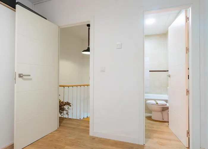 Cozy Duplex - 2 Bathrooms - Historic Centre 아파트 *