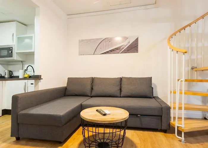Cozy Duplex - 2 Bathrooms - Historic Centre 아파트